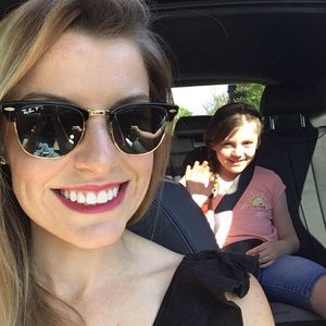 Meet your Posher, Lauren